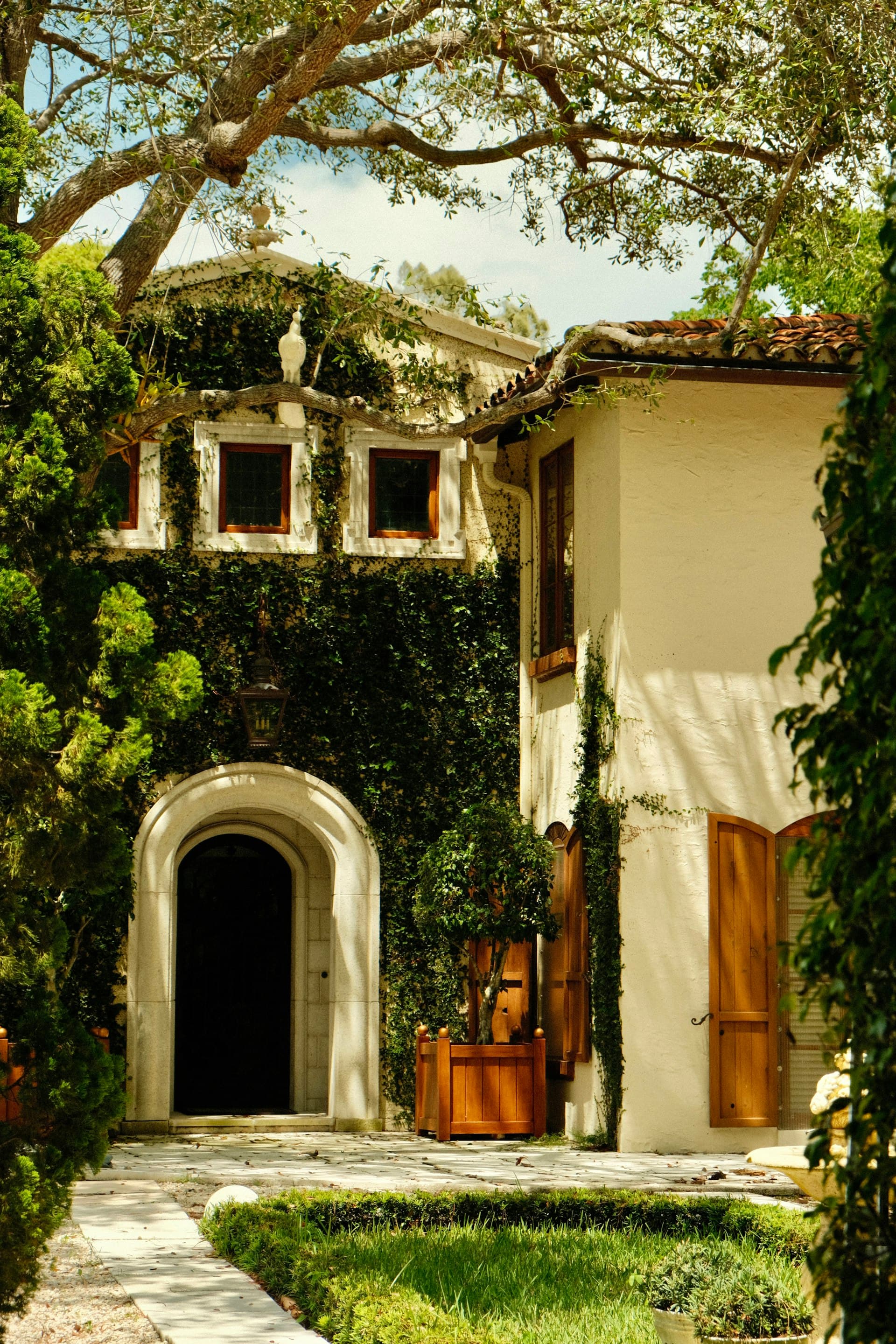 Contact TogoLux Properties
